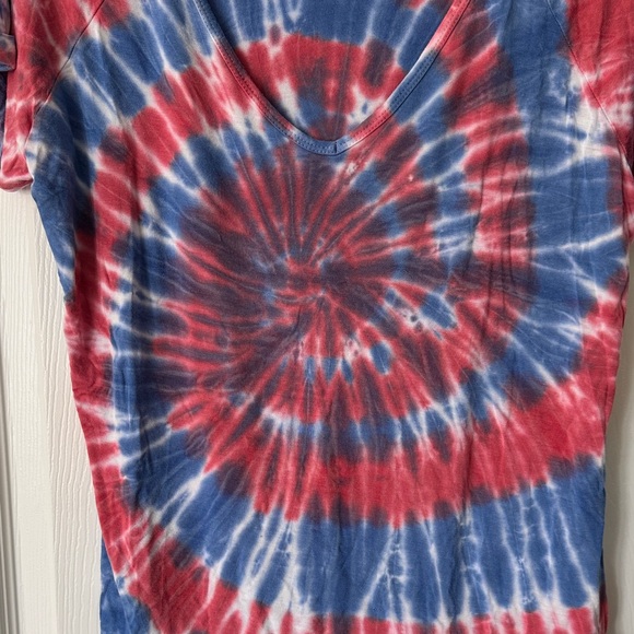 No Boundaries Red and Blue Tie-Dye Short Sleeve Tee - Picture 3 of 5